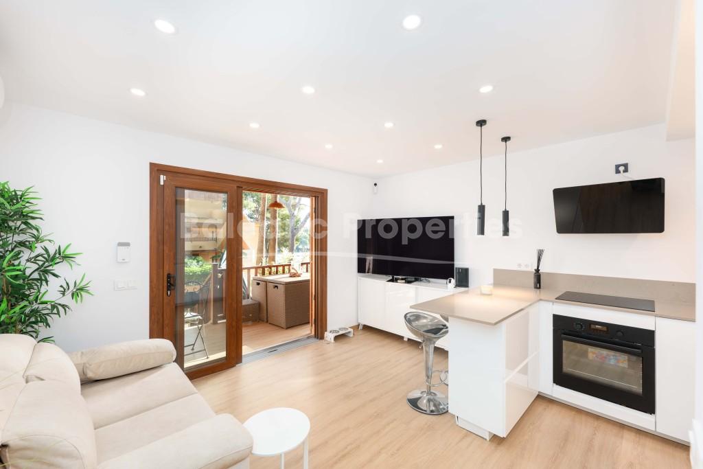 Renovated ground floor apartment close to the marina for sale in Santa Ponsa, Mallorca