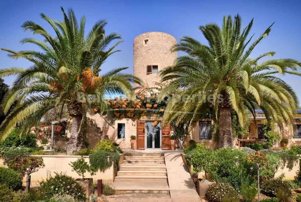 Vollständig legalisierte historische Mühle mit Meerblick kaufen in Es Carritxó, Mallorca