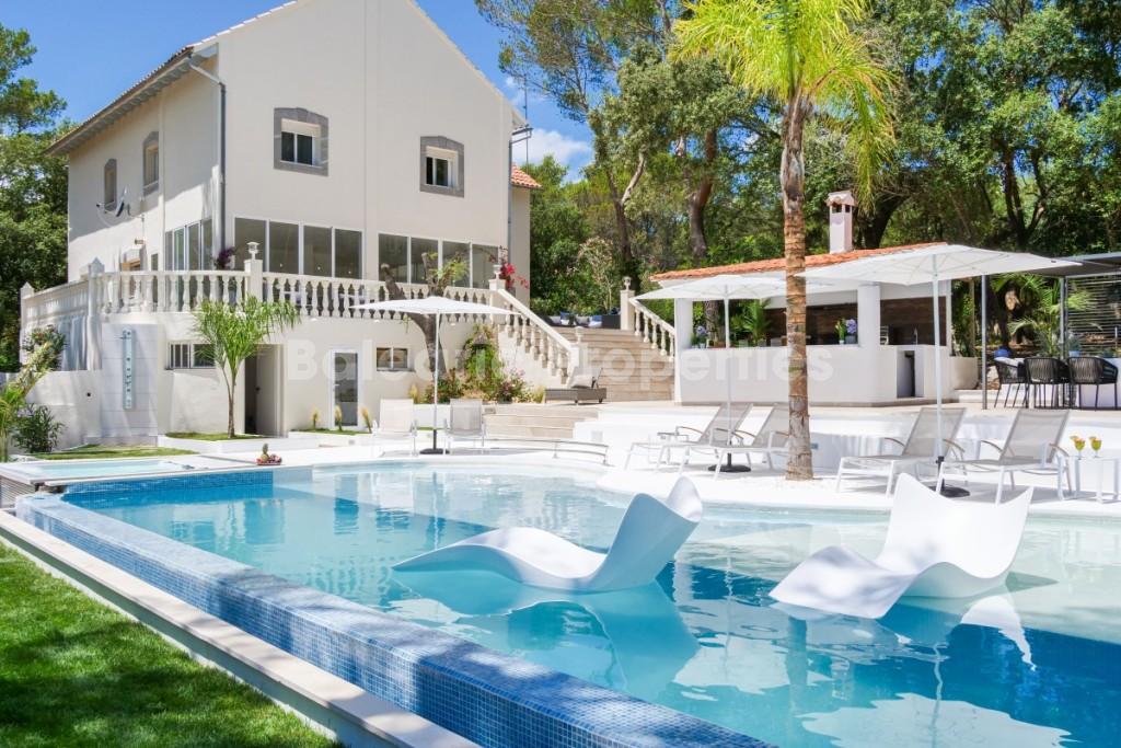 Majestic villa with holiday rental license for sale near Pollensa, Mallorca