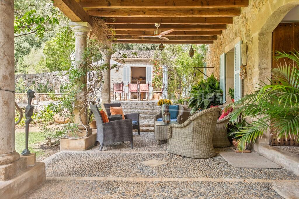 Finca rústica de ensueño con vistas a la montaña en venta en Pollensa, norte de Mallorca