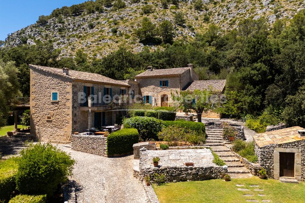 Majestic country home with mountain views for sale in Pollensa, North Mallorca
