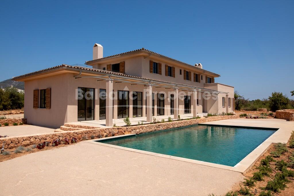 Brandneue Finca kaufen auf dem Land bei Santa Maria del Cami, Mallorca