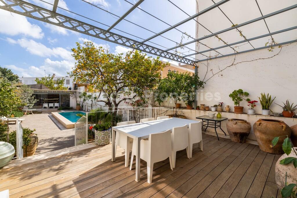 Terraced house close to the sea for sale in Ciudad Jardin, Palma, Mallorca