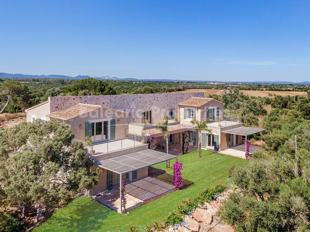 Elegantly designed finca with guest house for sale near the beach Es Trenc, Mallorca