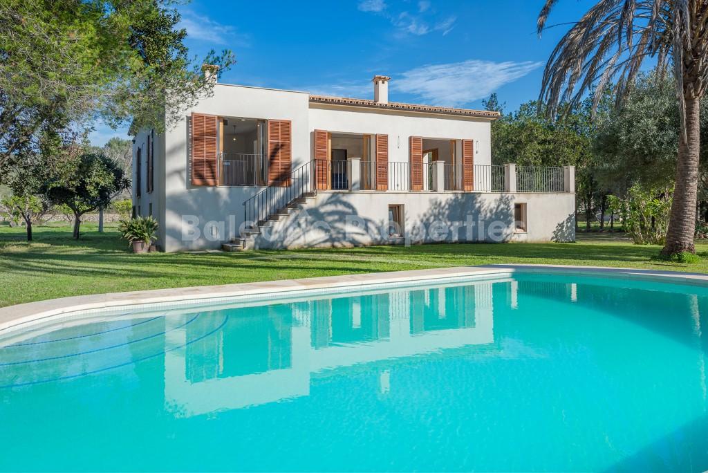Villa renovada con licencia de alquiler vacacional a poca distancia del centro histórico de Pollensa, Mallorca