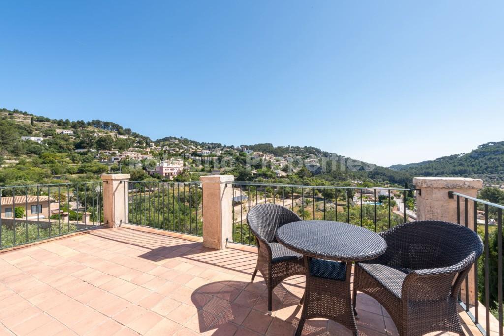 Elegant villa with fabulous views for sale in Galilea, Mallorca West 
