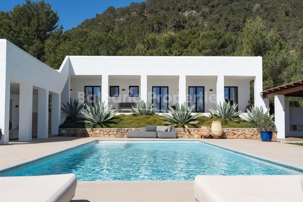 Moderne Luxusvilla in der Nähe des exklusiven Ortes Sant Josep auf Ibiza zu verkaufen