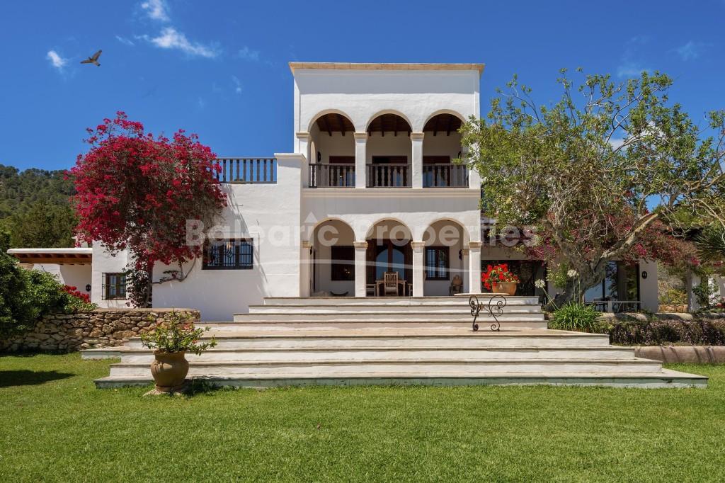 Charmantes Landhaus zum Verkauf in Es Cubells, Ibiza