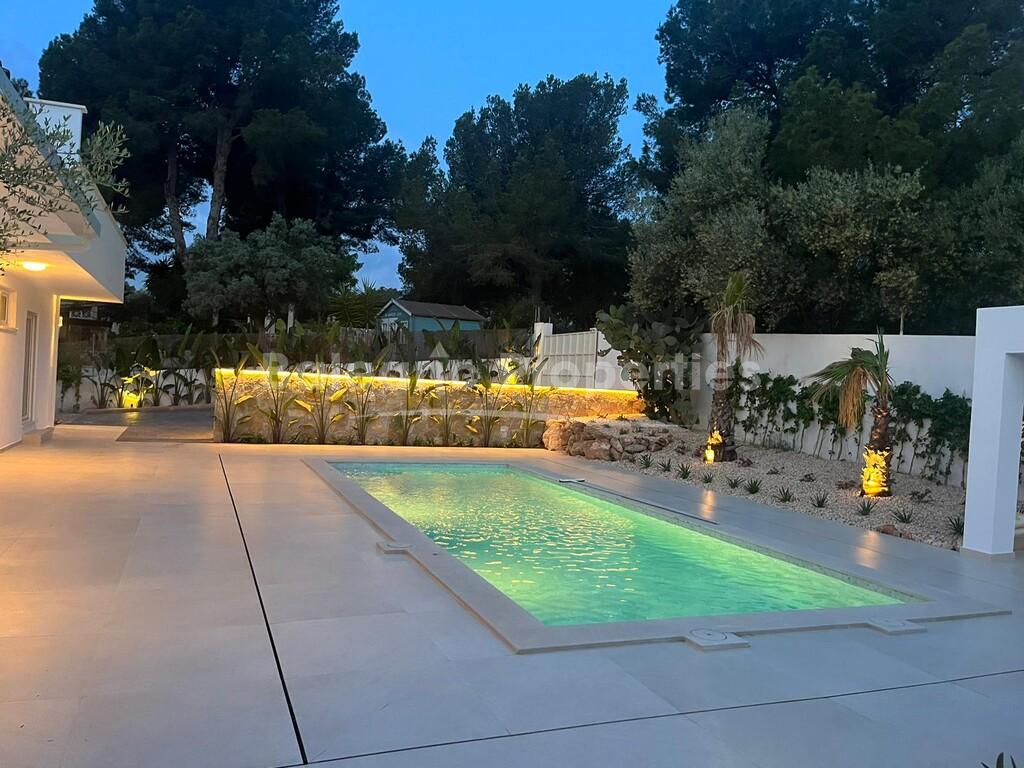 Modern villa for sale in Palmanova, southwest of Mallorca