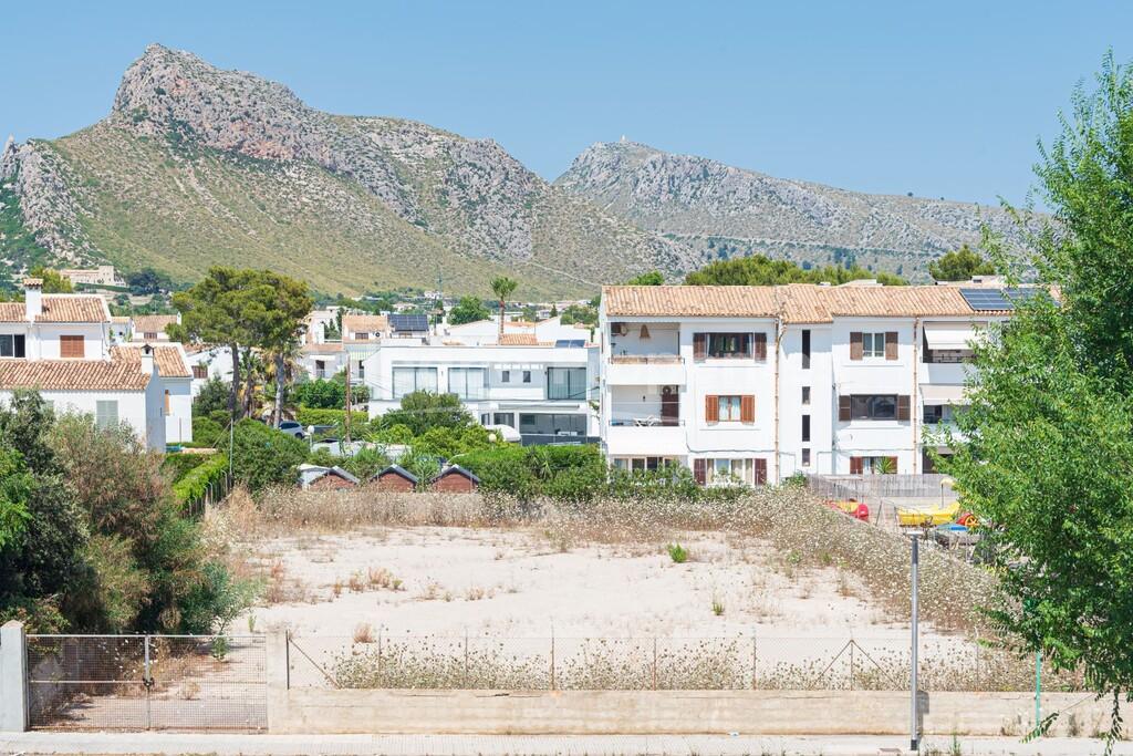 Prime plot with mountain views for sale in Puerto Pollensa, north Mallorca