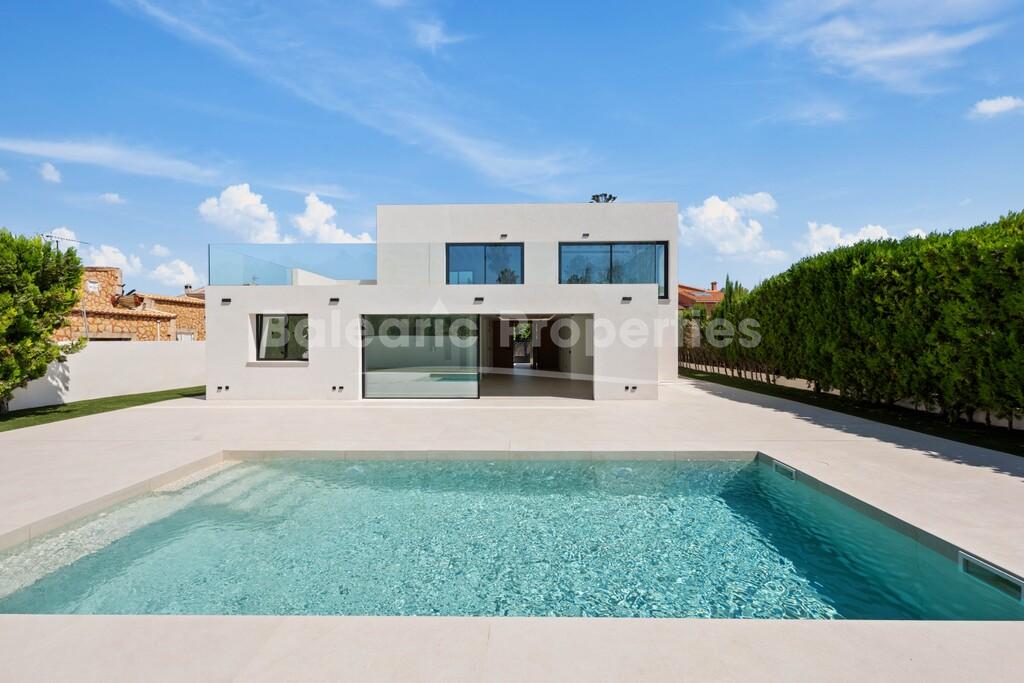 Exclusive, light-filled new villa for sale near the coast in Llucmajor, south Mallorca