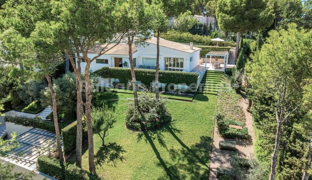 Stylish villa for sale close to the beach in Cala Vinyes, Southwest Mallorca 