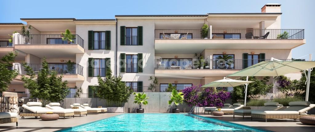 Construcción de nuevas viviendas cerca de la costa en Capdepera, al noreste de Mallorca