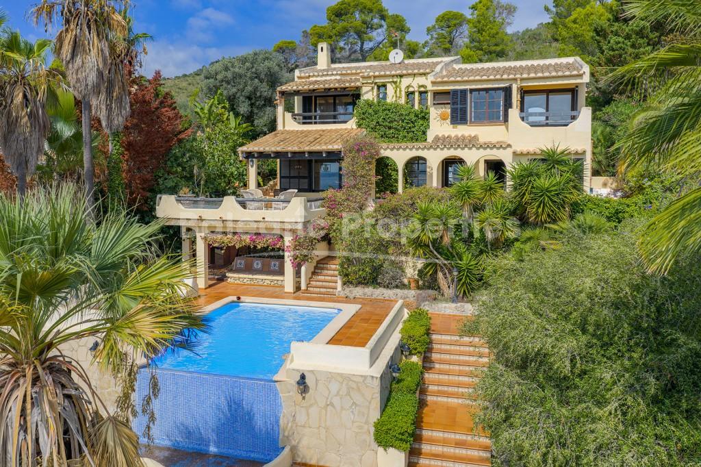 Charming villa for sale in Alcanada, Northeast Mallorca