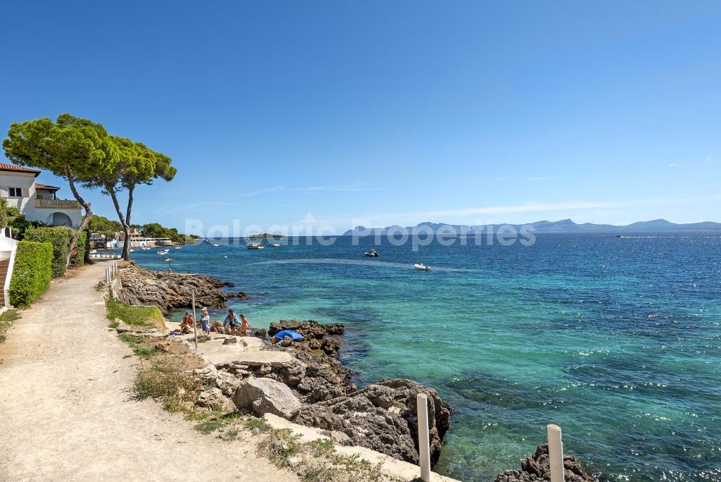 Exceptional frontline plot for sale in Alcanada, North Mallorca