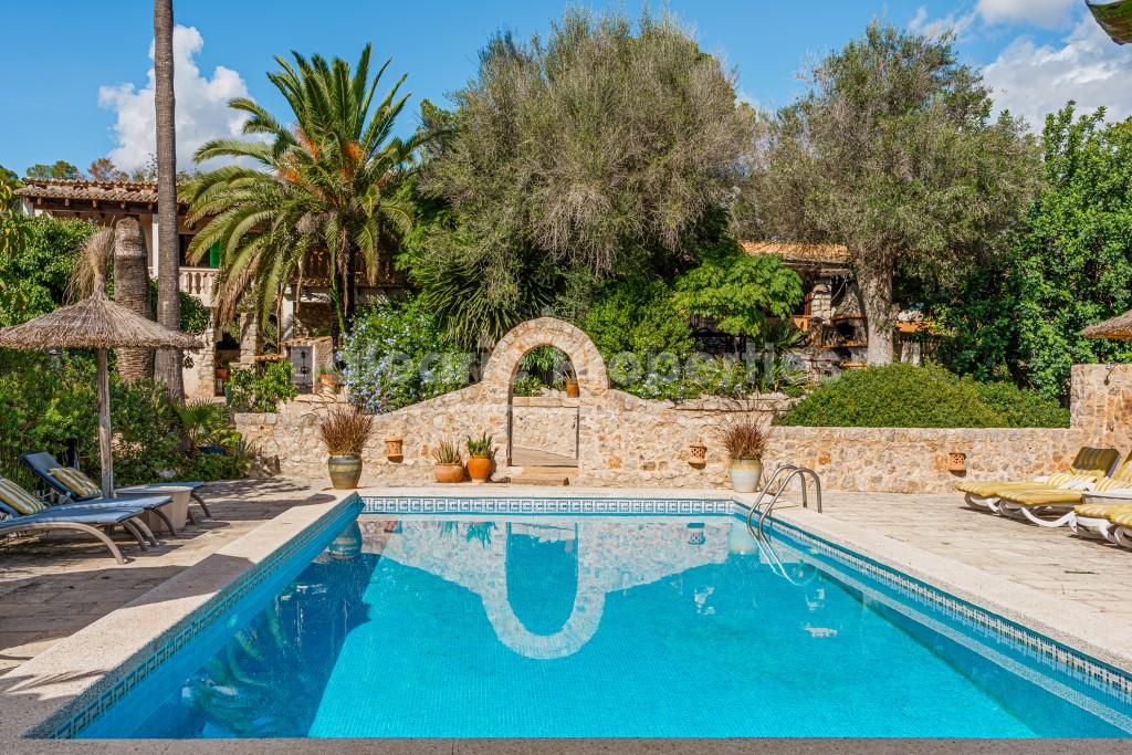 Peaceful countryside villa retreat for sale in Montuïri, Central Mallorca
