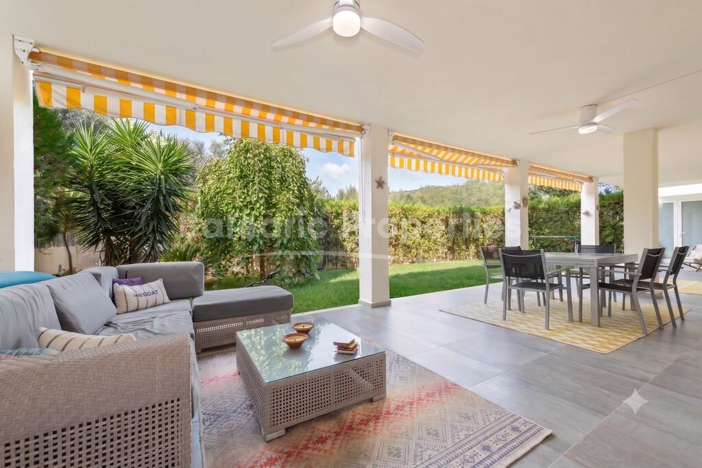 Espectacular apartamento en venta junto a la playa en Llenaire Puerto Pollensa, norte de Mallorca