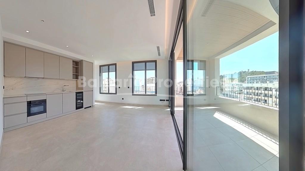 Modern penthouse with private pool for sale in Palma, Mallorca