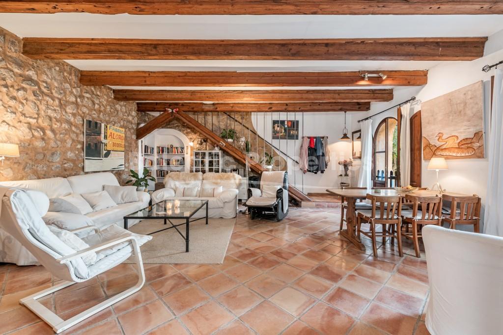 Country home with mountain views for sale in S’Arracó, Andratx, Southwest Mallorca