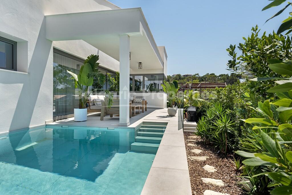 Villa with pool and sea views for sale in Bonaire, North Mallorca