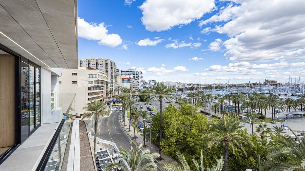 Frontline apartment for sale in Palma, Mallorca
