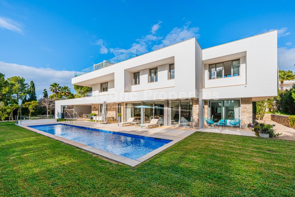Contemporary sea view villa for sale in Santa Ponsa, southwest Mallorca