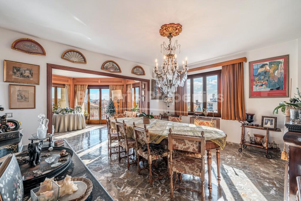 Exclusive penthouse to renovate for sale in Palma, Mallorca