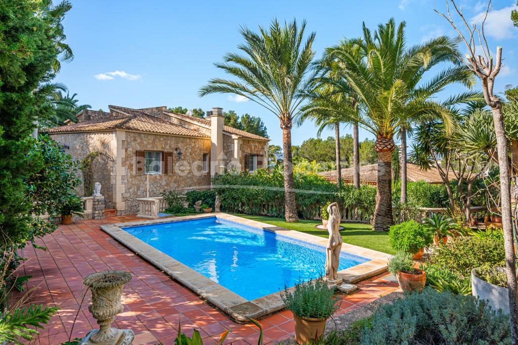 Mediterranean villa with holiday rental license for sale in Santa Ponsa, Southwest Mallorca