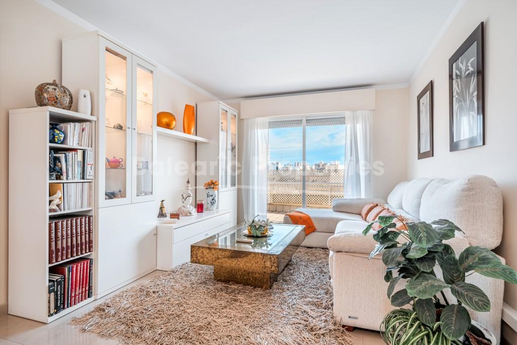 Bright penthouse with large terrace for sale in Santa Catalina, Palma de Mallorca