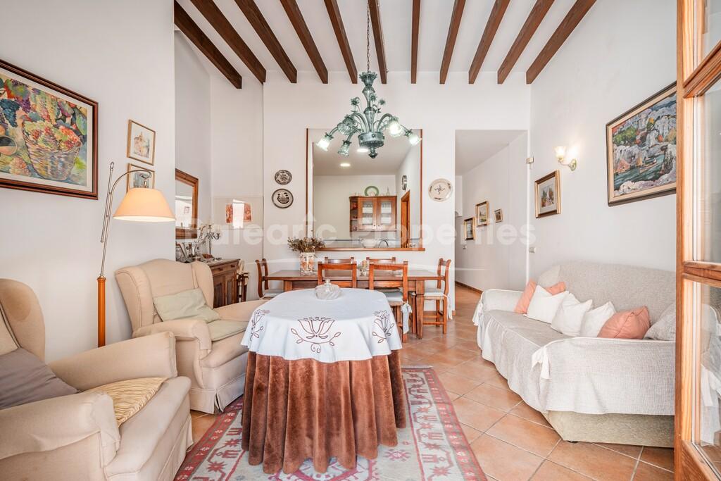 Dorfhaus mit Gewerbepotenzial kaufen in Pollensa, Nord-Mallorca