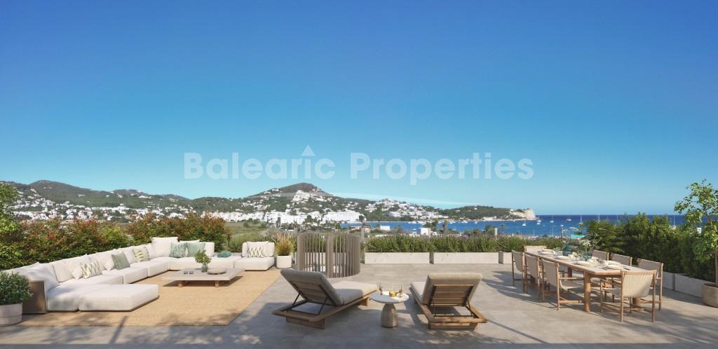 Elegante Penthouse zum Verkauf in neuer Anlage am Hafen von Ibiza