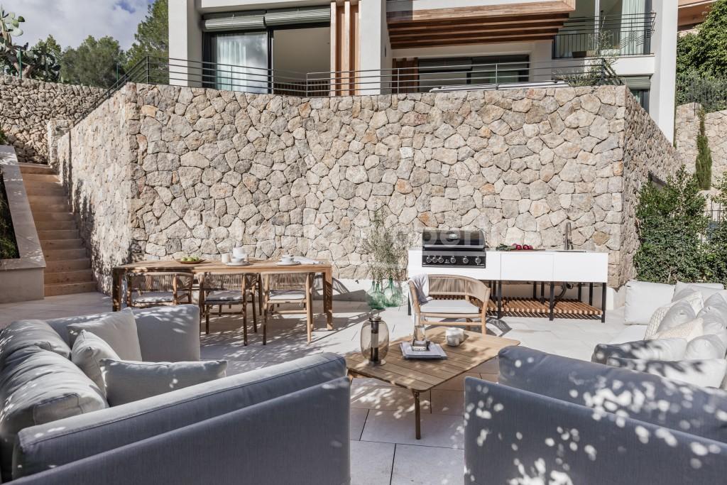 Stylish apartment with spacious terrace for sale in Cala Major, Southwest Mallorca