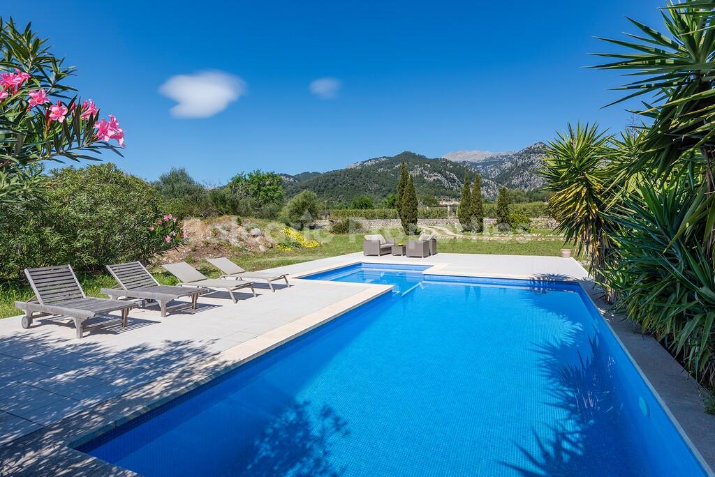Modern country home in a beautiful setting with amazing views to Caimari and the church in Selva
