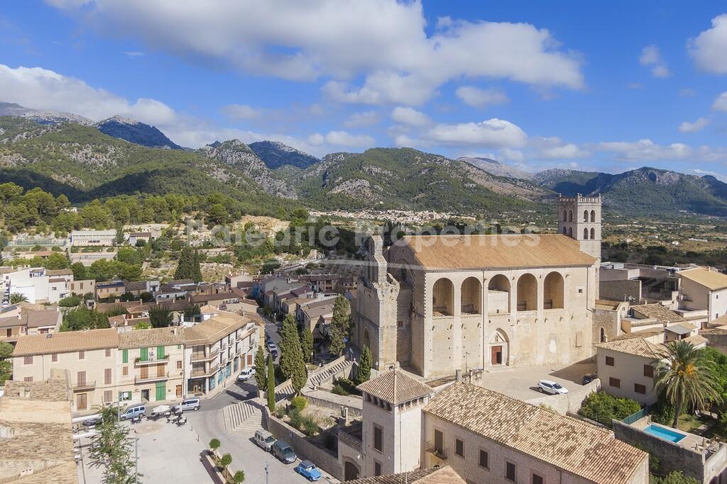 Modern country home in a beautiful setting with amazing views to Caimari and the church in Selva