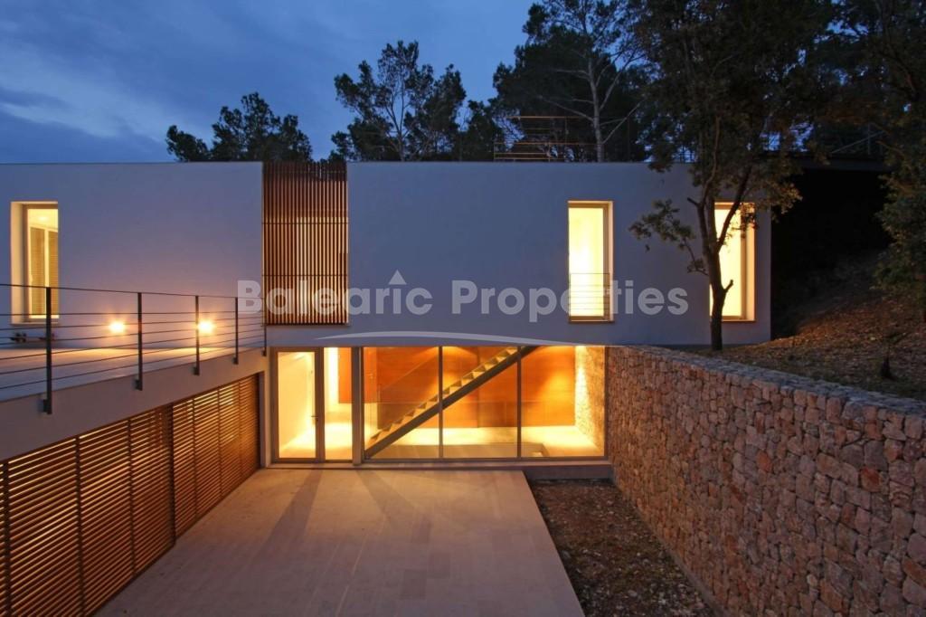 Moderne Villa mit Ferienlizenz kaufen in Puerto Pollensa, Nord-Mallorca
