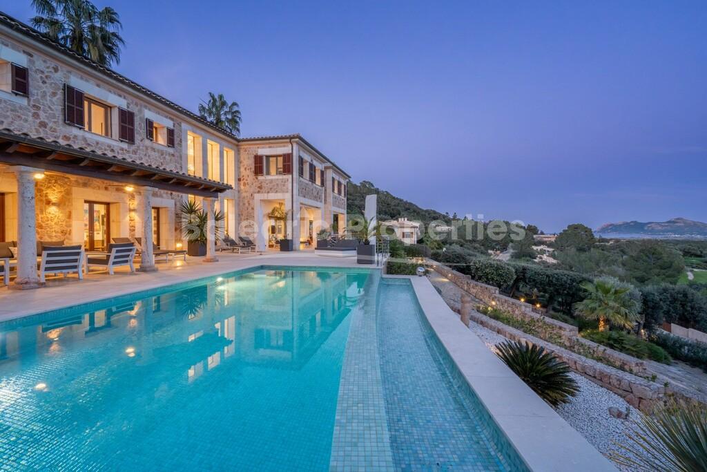 Luxusvilla mit Vermietungslizenz zu verkaufen in Pollensa, Nord-Mallorca