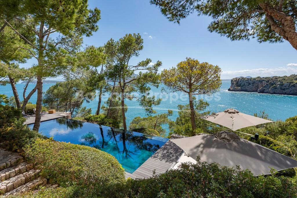 Grand seafront estate with panoramic views for sale in Formentor, north Mallorca