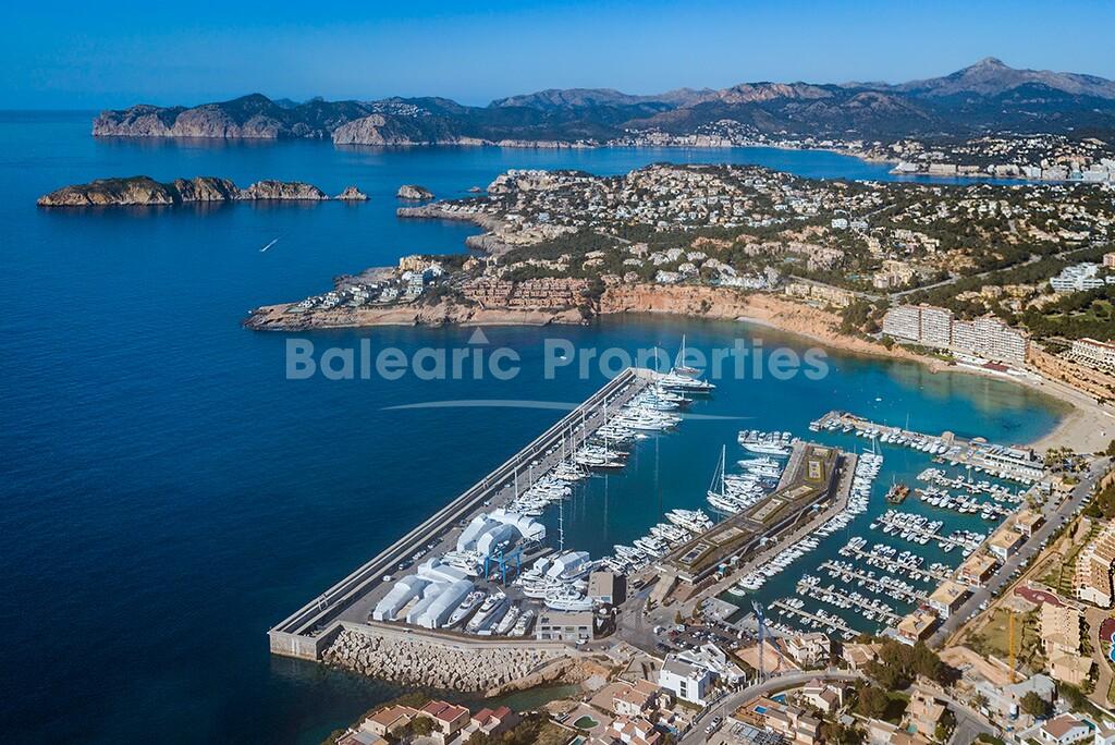 Villa en primera línea con potencial de reforma a la venta en El Toro, suroeste de Mallorca