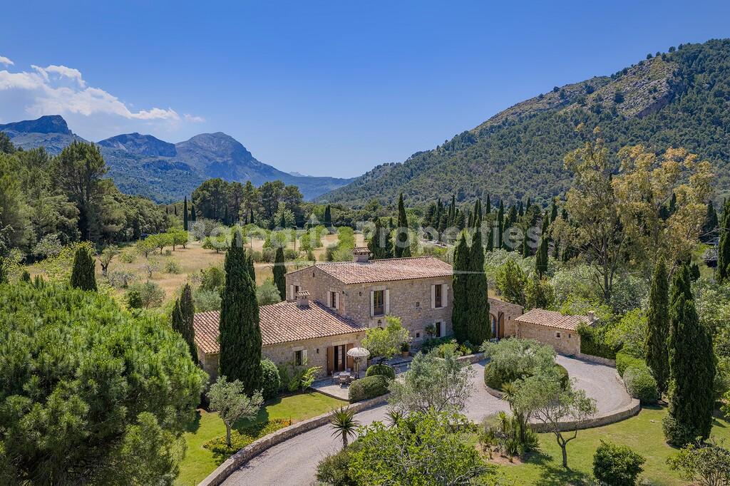 Authentische Natursteinfinca mit Pool kaufen bei Pollensa, Nord-Mallorca