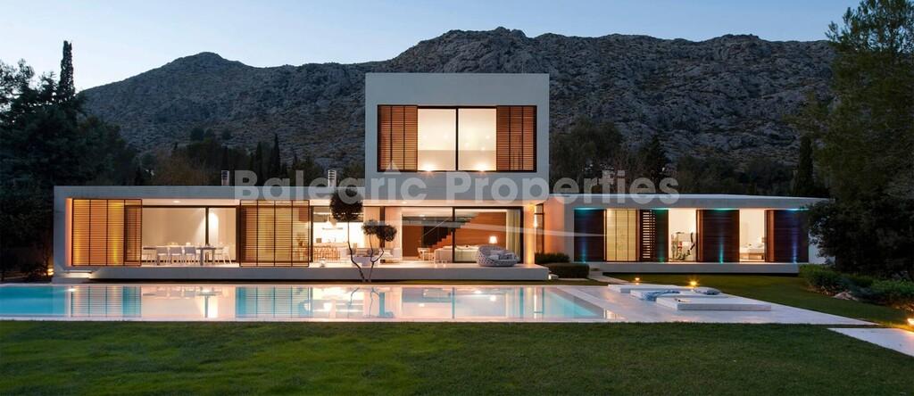 Modern luxury villa with tennis court for sale in Pollensa, North Mallorca