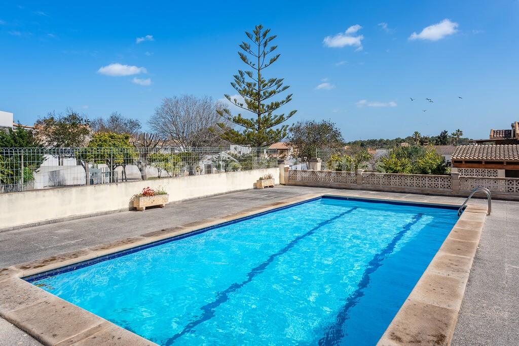 Mallorcan-style villa investment for sale in Alcudia, North Mallorca