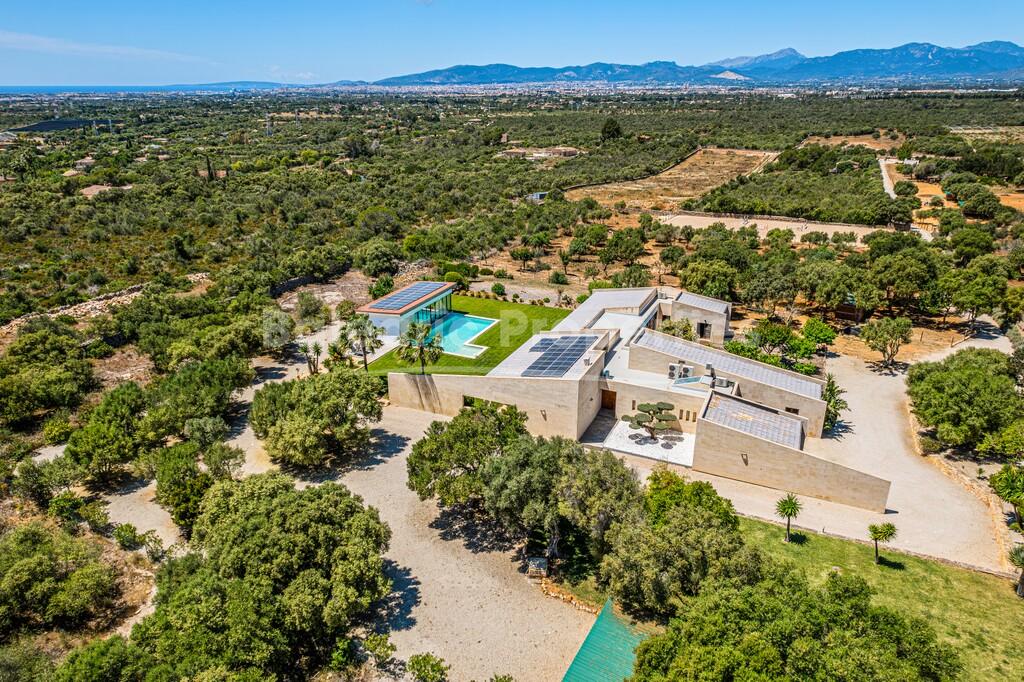 Country house with equestrian facilities for sale in Sa Cabaneta, Mallorca