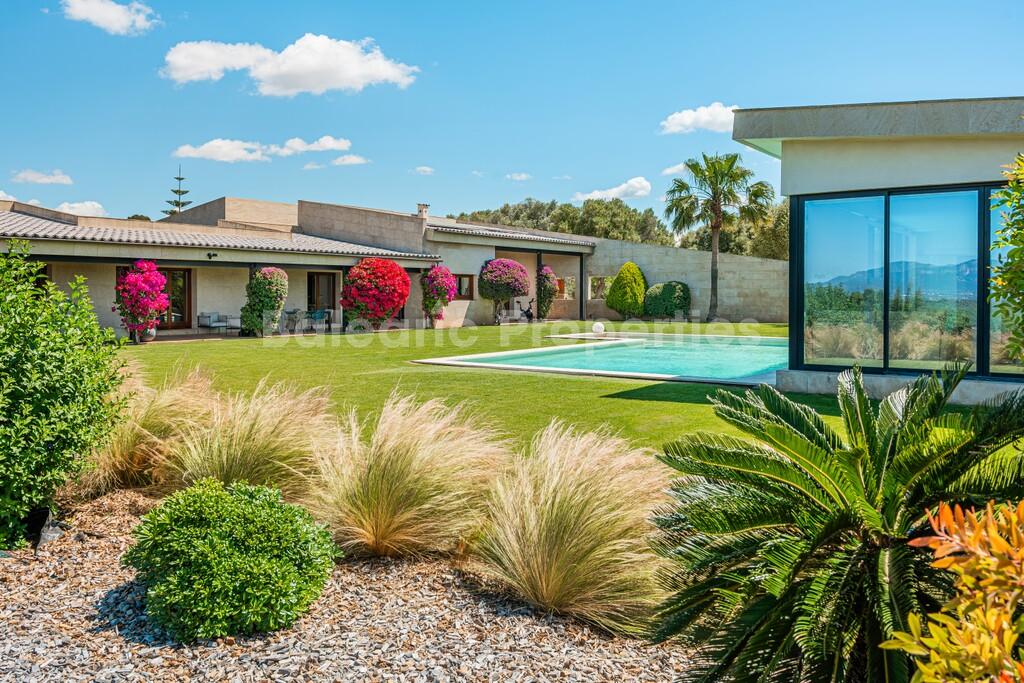 Country house with equestrian facilities for sale in Sa Cabaneta, Mallorca