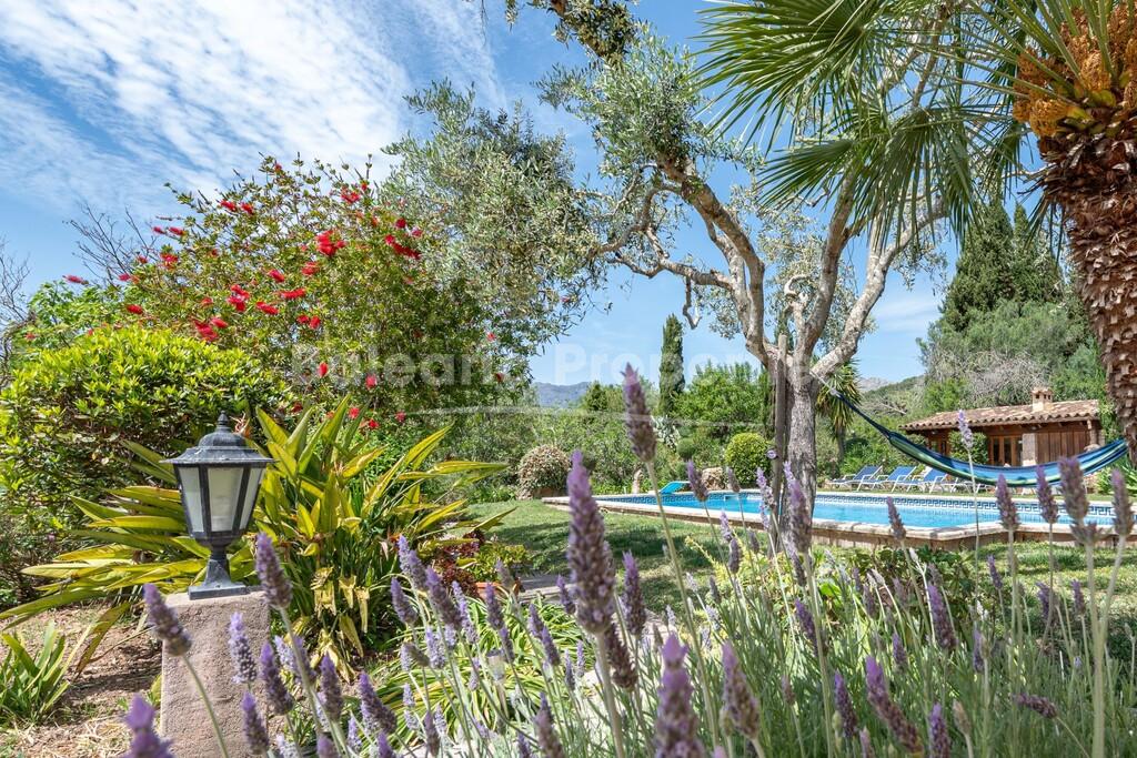 Encantadora finca rústica con piscina en venta en Pollensa, al norte de Mallorca