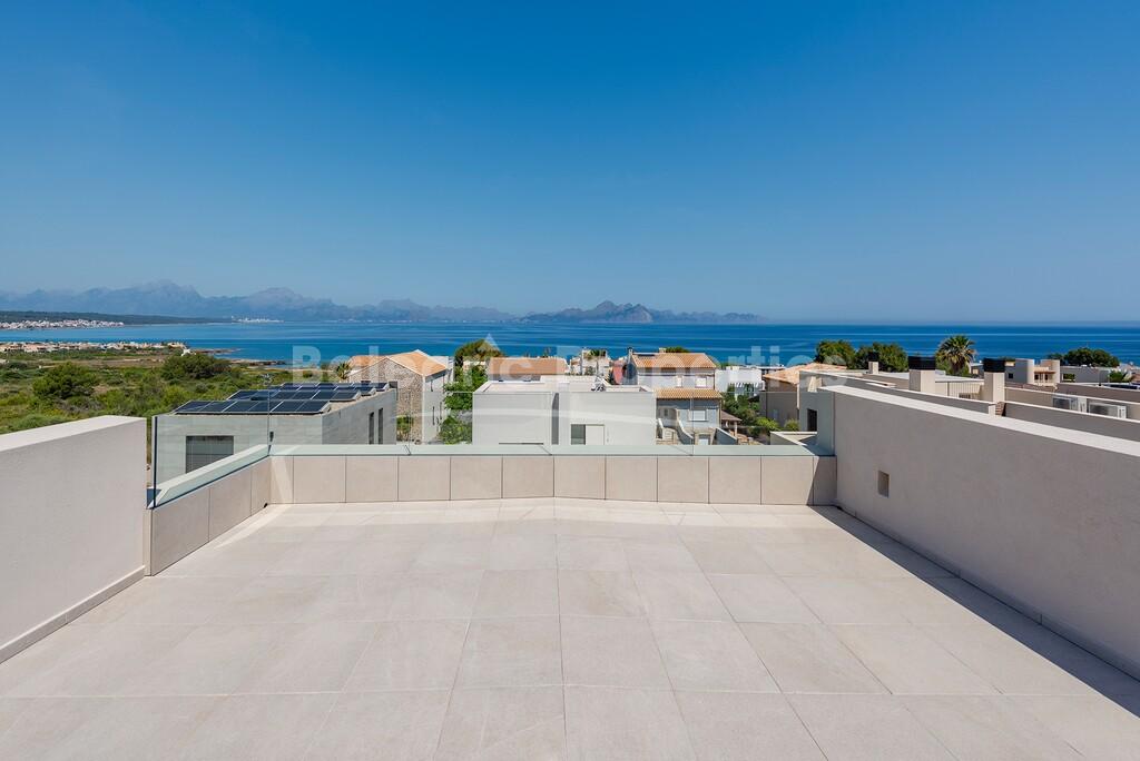 Sea view villa for sale near the beach in Colònia de Sant Pere, Northeast Mallorca