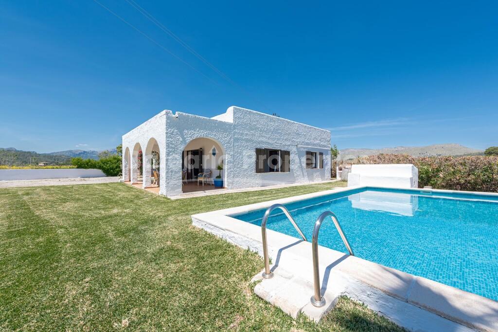 Mediterranean villa retreat for sale not far from the beach in Puerto Pollensa, North Mallorca