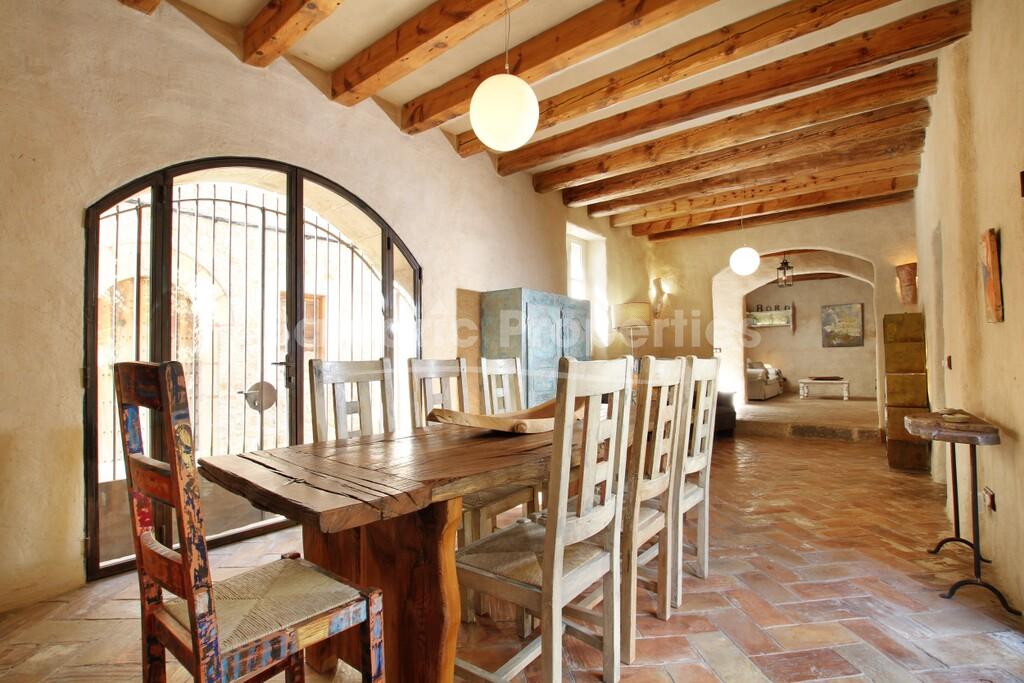 Wunderschönes Dorfhaus mit Ferienvermietungslizenz zum Verkauf in Pollensa, Nordmallorca