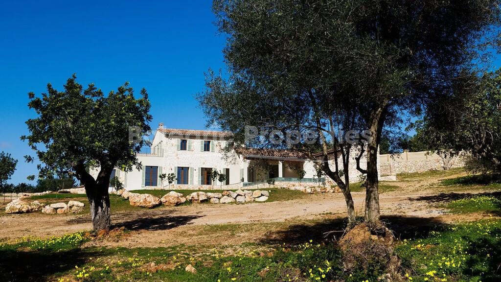Mediterrane Finca mit ETV-Lizenz kaufen in Son Carrió, Nordost-Mallorca
