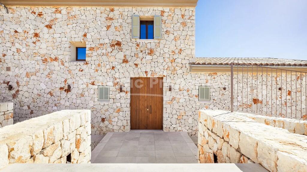 Mediterrane Finca mit ETV-Lizenz kaufen in Son Carrió, Nordost-Mallorca