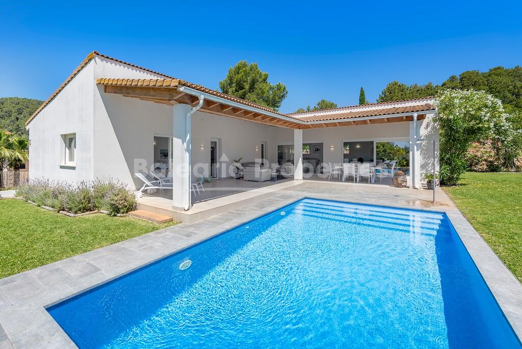 Modern family villa for sale in a prime area, near Pollensa, North Mallorca